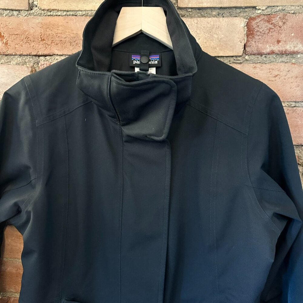 Patagonia Brand Black Shell – Women’s Small
